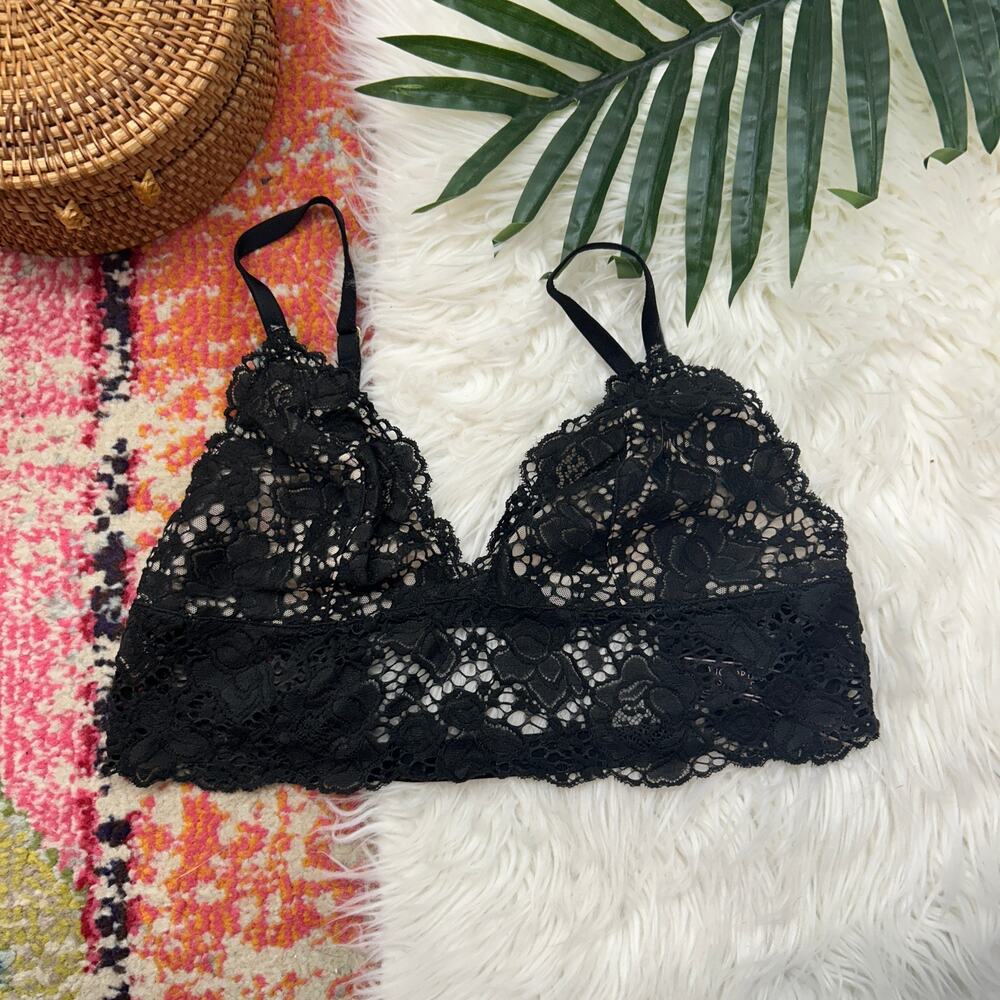 Victoria's Secret Black Lace Very Sexy Bralette Medium Back Cut Out Lightweight